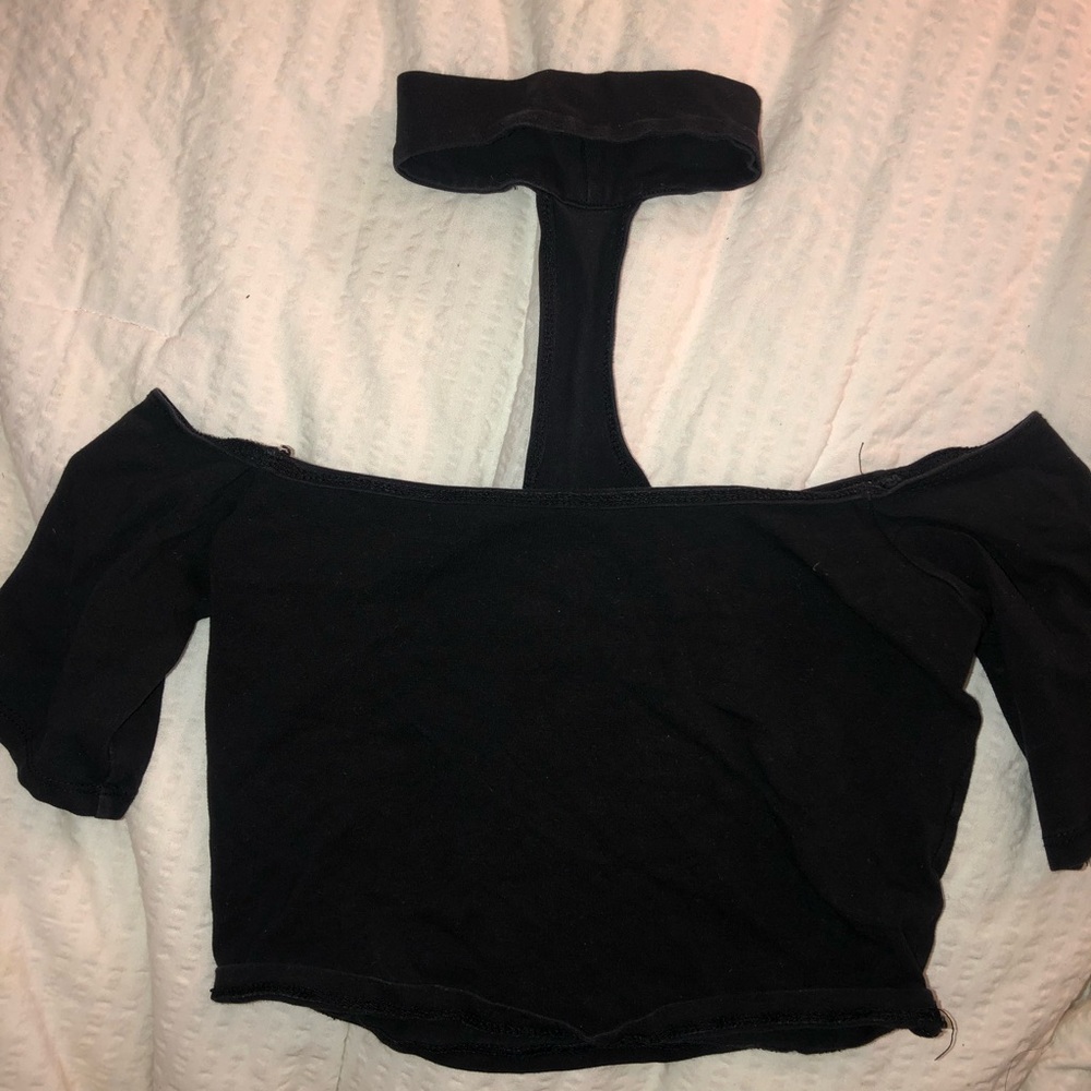 Crop top with choker